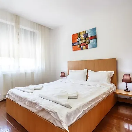 Apartment Alba Iulia Square 5 *